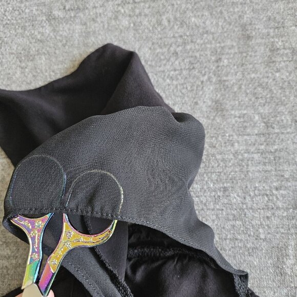 Chic Black Women's Top - Picture 10 of 14